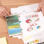検査数が同じなら日本の新規感染者数はどう変化するか