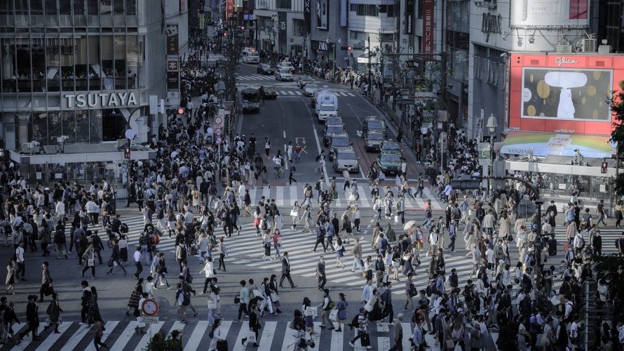 緊急事態宣言を何回も出せば、それが普通になる